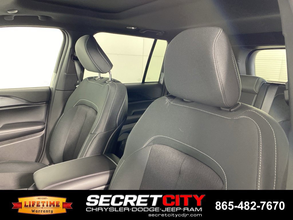 New 2026 Jeep Grand Cherokee Laredo X AWD/4WD image 12