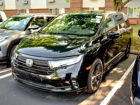 Used 2023 Honda Odyssey Sport image 13