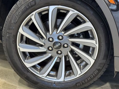 Used 2024 Lincoln Corsair Reserve w/ Equipment Group 201A image 10