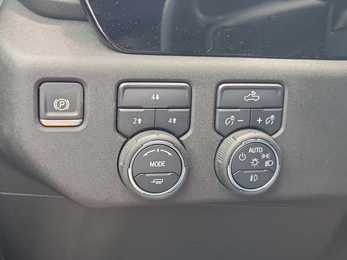 Used 2025 Chevrolet Silverado 2500 LT w/ Convenience Package AWD/4WD image 29