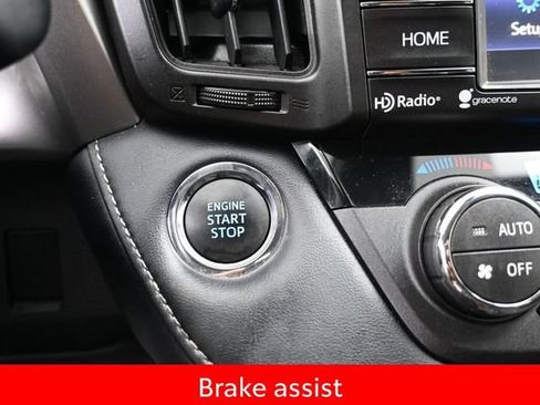 Used 2018 Toyota RAV4 XLE AWD/4WD image 15