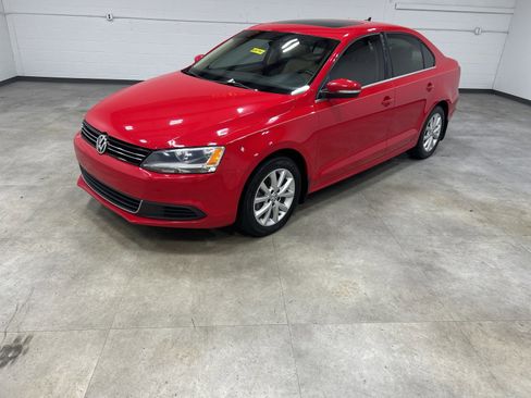 Used 2014 Volkswagen Jetta SE image 1