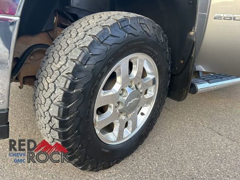 Used 2013 Chevrolet Silverado 2500 LTZ w/ LTZ Plus Package image 23