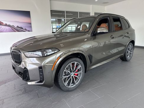 New 2026 BMW X5 xDrive40i w/ M Sport Package AWD/4WD image 4