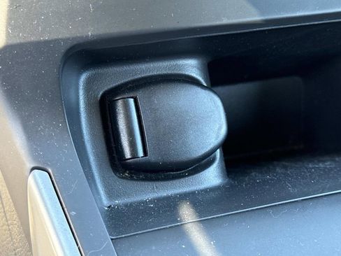 Used 2016 Nissan Sentra SV image 25