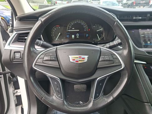 Used 2018 Cadillac XT5 Luxury w/ LPO, Black Ice Package AWD/4WD image 19