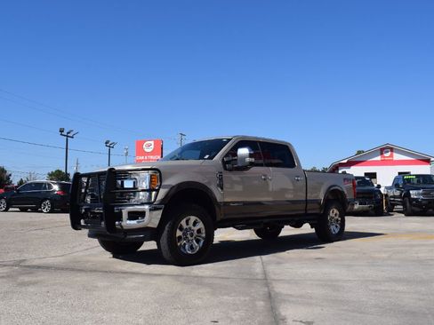 Used 2017 Ford F250 Lariat w/ Lariat Ultimate Package image 1