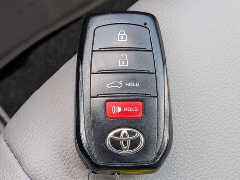 Used 2025 Toyota Camry SE FWD image 33