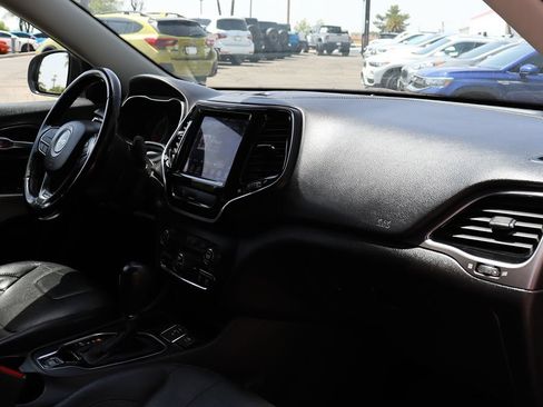 Used 2020 Jeep Cherokee Limited FWD image 36