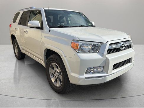 Used 2011 Toyota 4Runner SR5 image 4