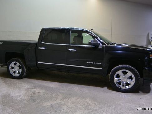 Used 2017 Chevrolet Silverado 1500 LTZ Z71 w/ LTZ Plus Package image 27