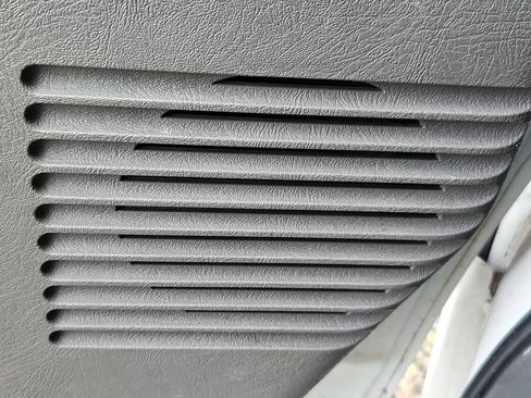 Used 2016 Chevrolet Express 3500 RWD image 12