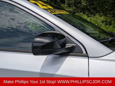 Certified 2025 Jeep Compass Latitude AWD/4WD image 11