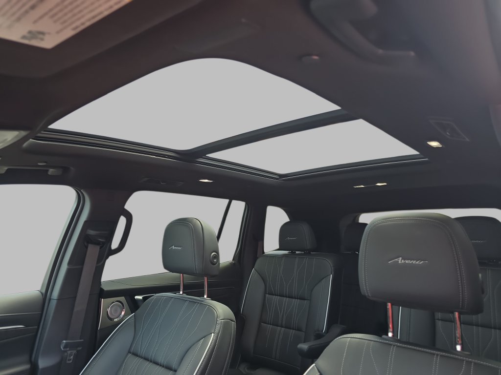 Certified 2025 Buick Enclave Avenir w/ LPO, Floor Liner Package AWD/4WD image 33
