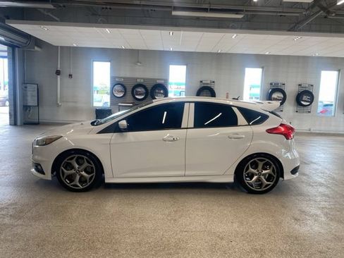 Used 2016 Ford Focus ST FWD image 10