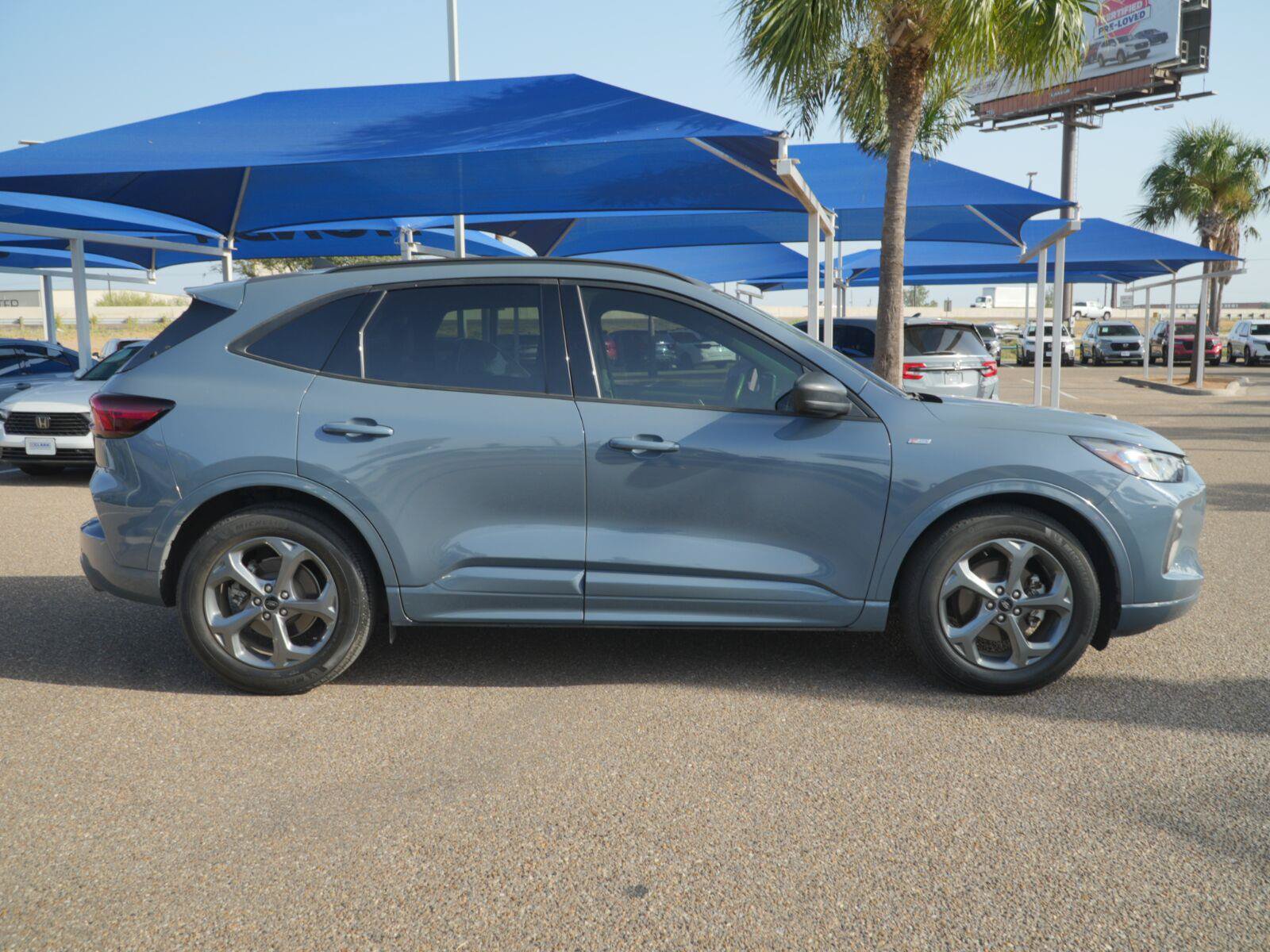 Used 2023 Ford Escape ST-Line w/ Tech Pack #1 FWD image 5