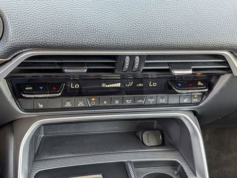 Certified 2024 MAZDA CX-90 Plug-In Hybrid w/ Preferred image 31