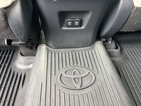 Used 2019 Toyota RAV4 XLE w/ Convenience Package AWD/4WD image 13