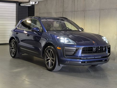 Certified 2026 Porsche Macan AWD/4WD image 11