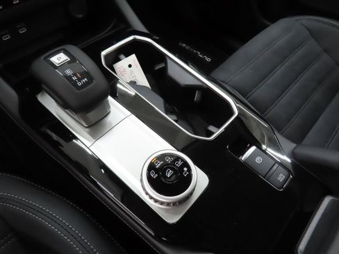New 2026 Mitsubishi Outlander SE FWD image 15
