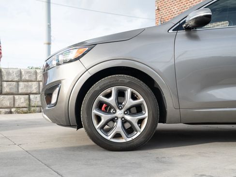 Used 2017 Kia Sorento SX FWD image 4