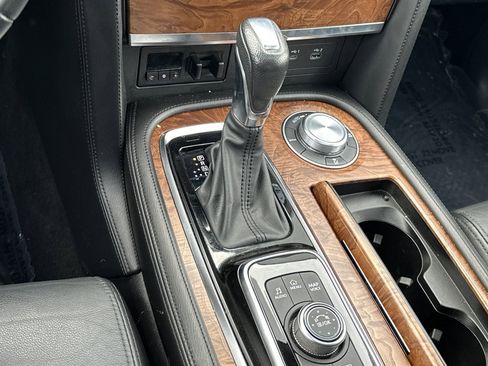 Used 2022 Nissan Armada SL w/ Captain's Chairs Package image 26