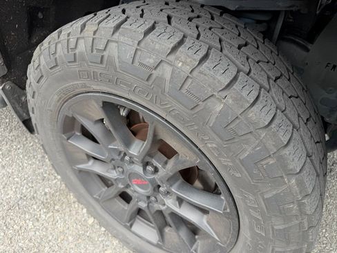 Used 2022 Toyota Tundra Limited w/ TRD Off-Road Package image 10