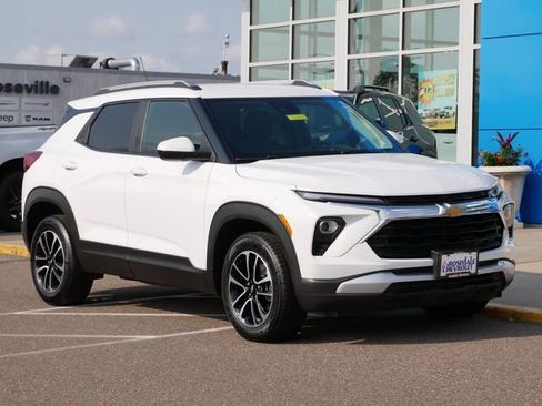 Used 2025 Chevrolet TrailBlazer LT AWD/4WD image 23