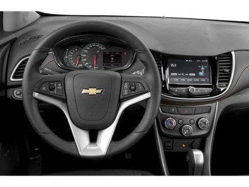 Used 2019 Chevrolet Trax LT w/ LT Convenience Package FWD image 10