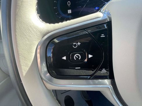 Certified 2023 Volvo XC90 T8 Ultimate w/ Lounge Package image 27