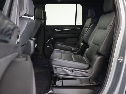 Used 2024 GMC Yukon XL Denali AWD/4WD image 37