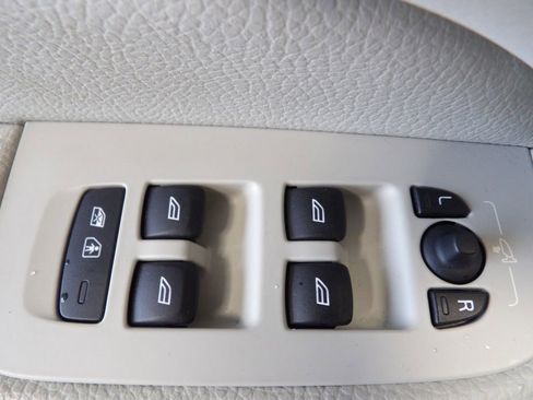 Used 2019 Volvo S60 T5 Momentum image 10