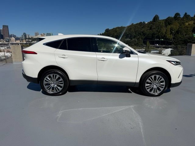 Certified 2022 Toyota Venza Limited w/ Advanced Technology Package AWD/4WD image 3