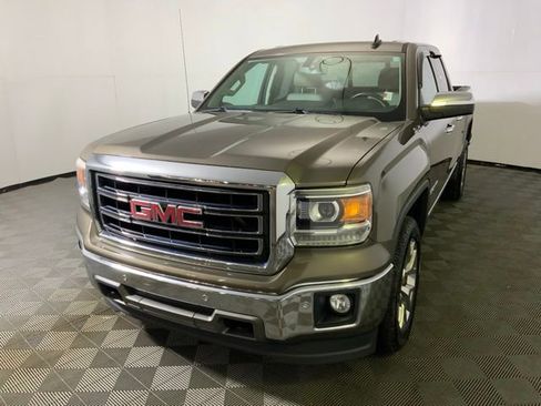 Used 2015 GMC Sierra 1500 SLT w/ SLT Preferred Package AWD/4WD image 3
