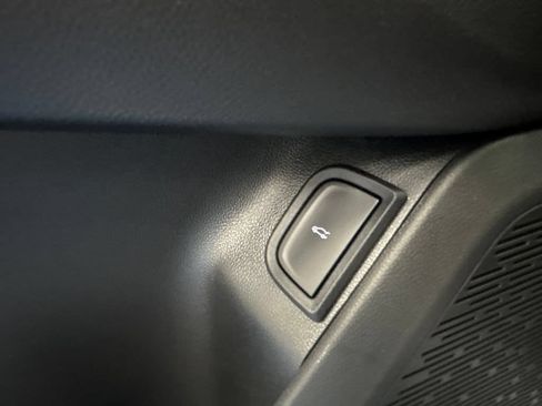 New 2026 Chevrolet Equinox LT w/ Convenience Package II FWD image 25