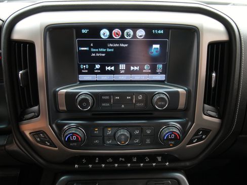 Used 2018 GMC Sierra 2500 Denali w/ Duramax Plus Package AWD/4WD image 28