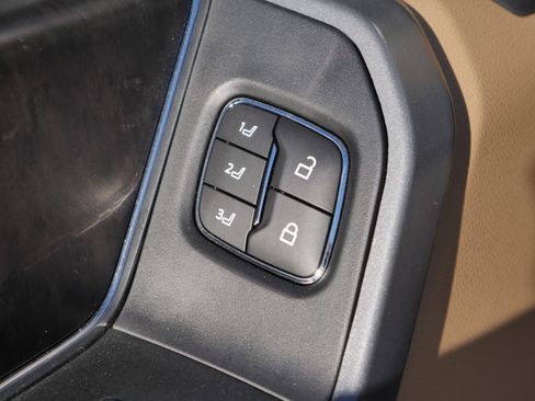 Used 2024 Ford F250 Lariat w/ Lariat Ultimate Package image 40