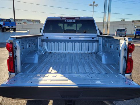 Used 2023 Chevrolet Silverado 2500 LTZ w/ LTZ Convenience Package image 32