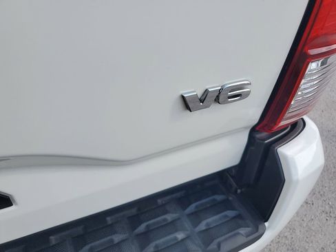 Certified 2022 Toyota Tacoma TRD Off-Road image 37