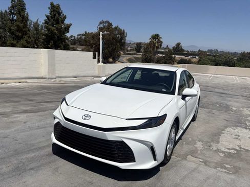 Used 2025 Toyota Camry LE FWD image 6