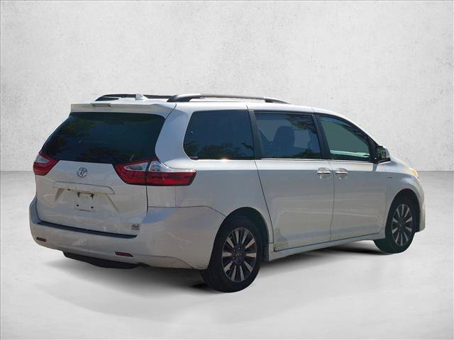 Used 2018 Toyota Sienna XLE w/ Carpet Mat Package AWD/4WD image 5