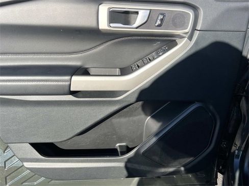 Certified 2023 Ford Explorer XLT image 17