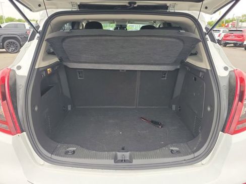Used 2022 Buick Encore Preferred AWD/4WD image 8