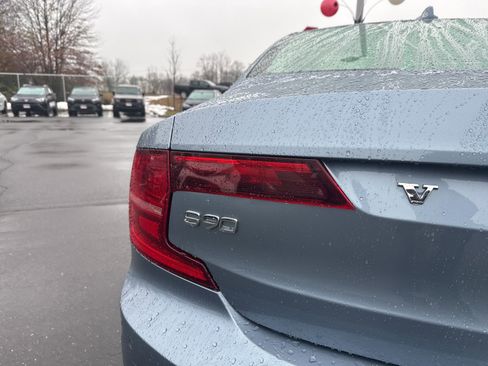 Used 2017 Volvo S90 T6 Momentum w/ Vision Package image 9