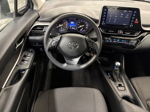 Used 2021 Toyota C-HR LE image 17