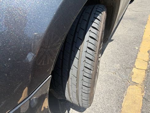Used 2013 Chrysler 300 S RWD image 3