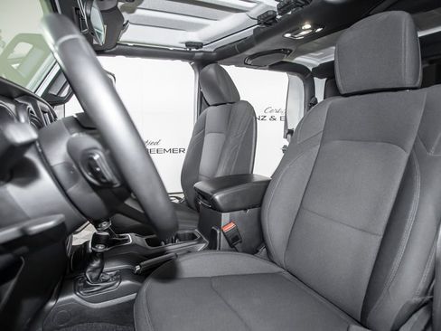 Used 2023 Jeep Gladiator Sport AWD/4WD image 41