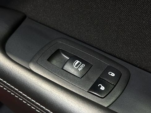 Used 2023 Dodge Challenger SXT RWD image 10