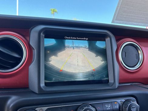 Used 2019 Jeep Wrangler Unlimited Rubicon AWD/4WD image 21