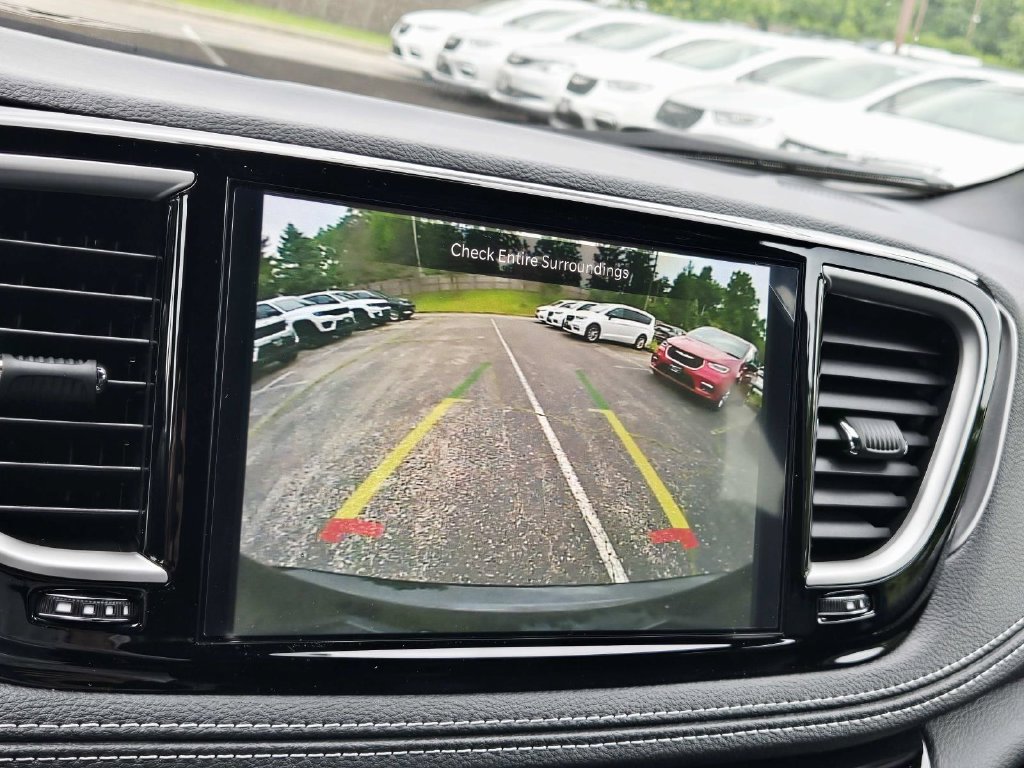 New 2026 Chrysler Pacifica Select w/ S Appearance Package FWD image 27